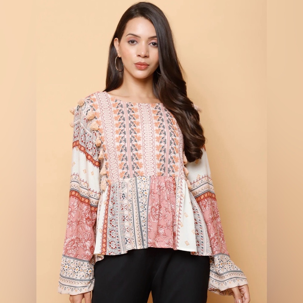 American Eagle Bohemian Print Women's Top - Cream and Pink M